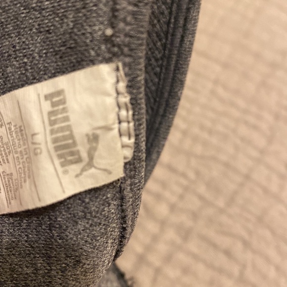 Puma gray sport bra . Size L - Picture 7 of 9